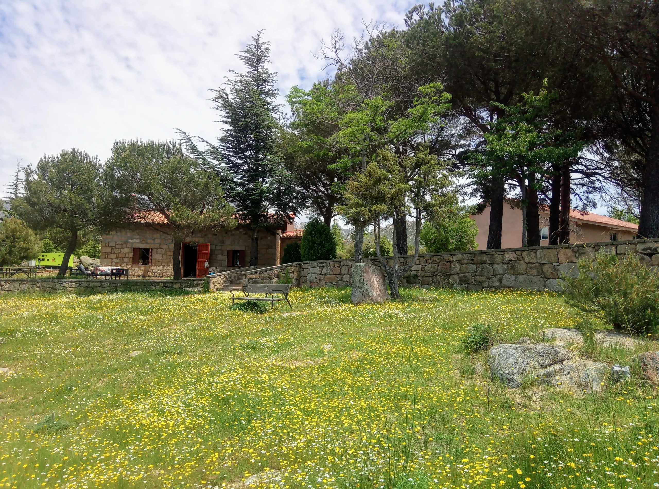 El entorno Vista panorámica de la Finca Los Almorchones